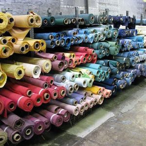 Các Cuộn Vải Công Nghiệp Nhiều Màu Sắc